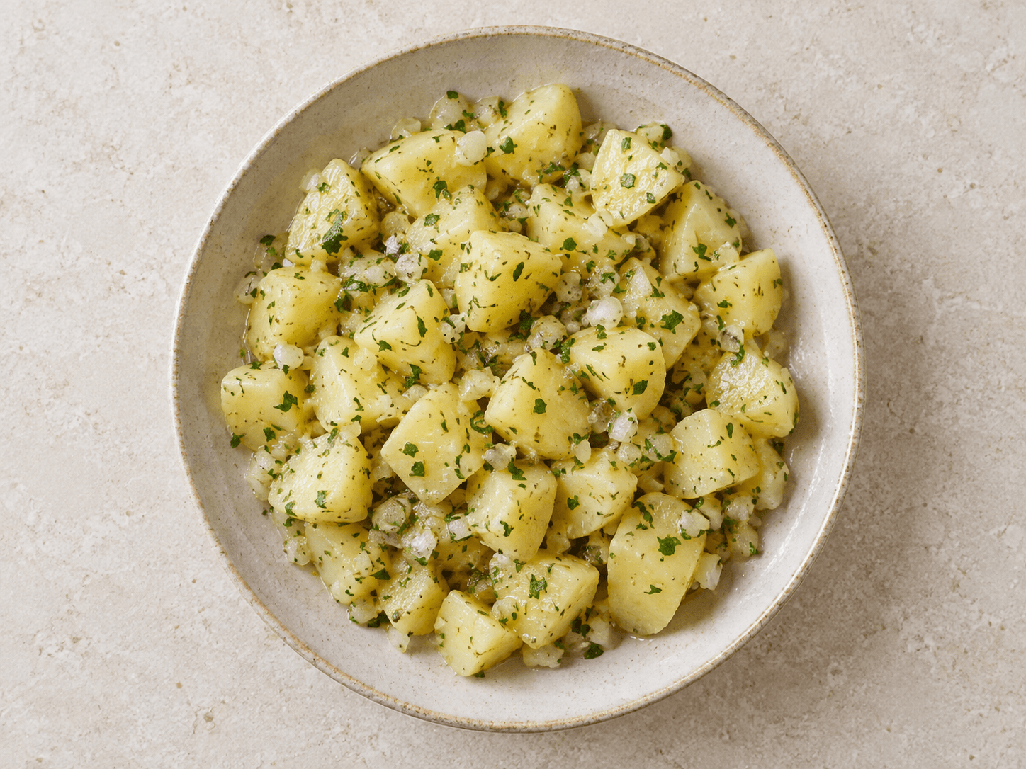 Salade de pommes de terre — Illustration culinaire générée par IA