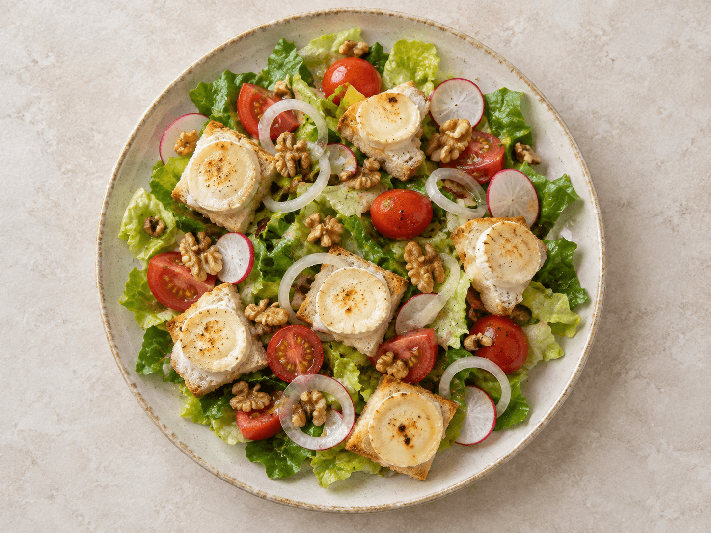 Salade verte au fromage de chèvre — Illustration culinaire générée par IA
