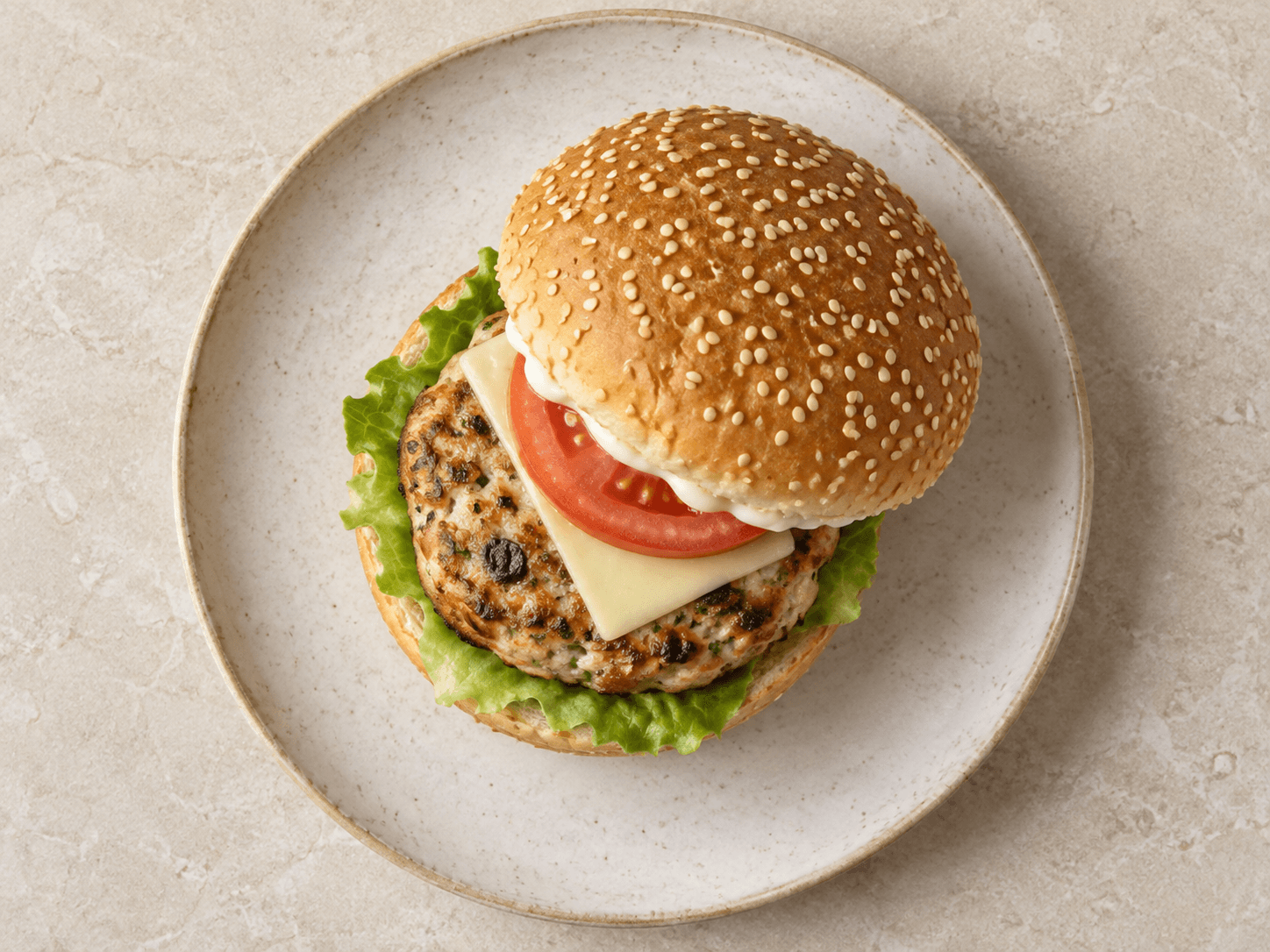 Sandwich à la kefta de poulet — Illustration culinaire générée par IA